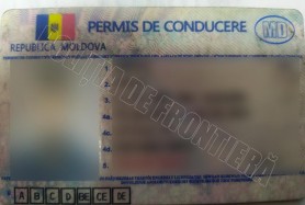 S-au pornit în Europa cu permise de conducere cumpărate. Doi moldoveni au probleme cu legea după ce au fost prinși cu acte false